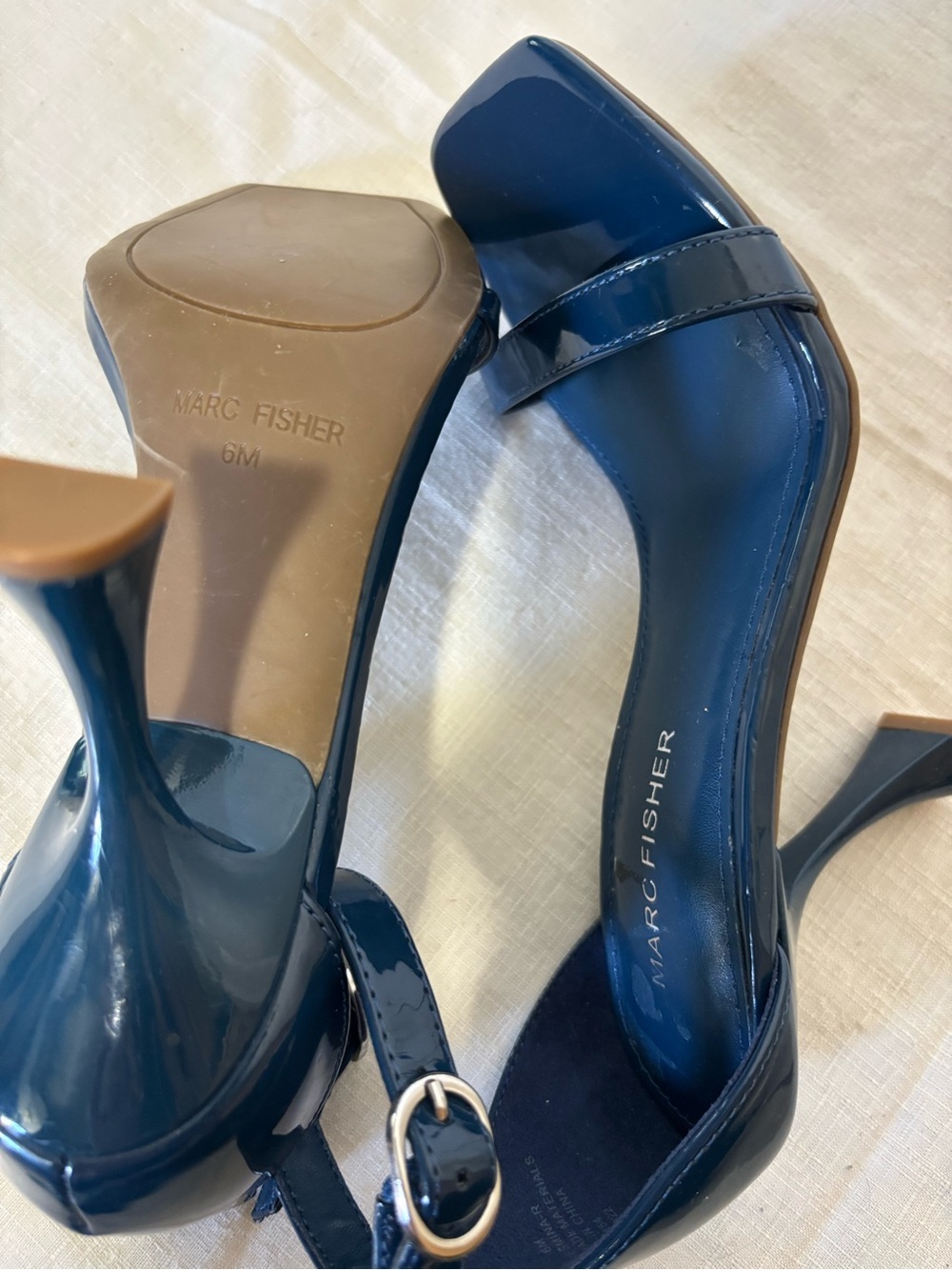 Marc Fisher Navy Patent Ankle Strap Heels Square Toe Flared Heel Size 6 - Picture 5 of 9